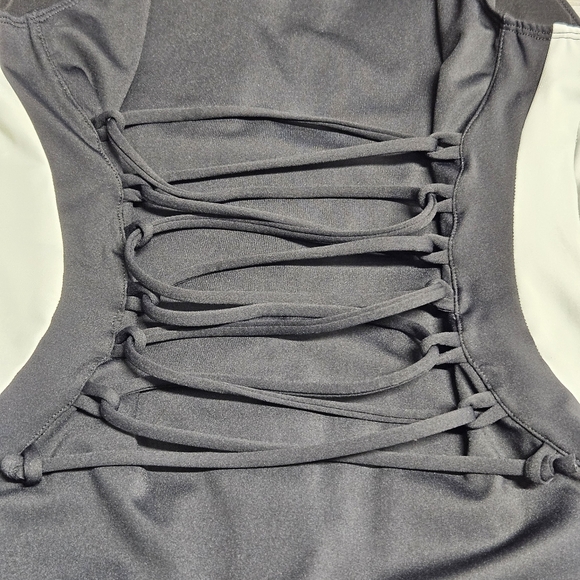 TA3 Sleeveless Surfy One Piece Swimsuit Size XL Short Black/White - Picture 12 of 15